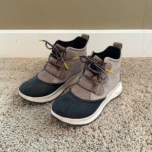 Sorrel Women’s Out n About Boots Size 7